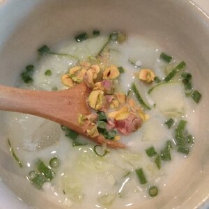 夏の冷たいヨーグルトの簡単スープ【タラトール】